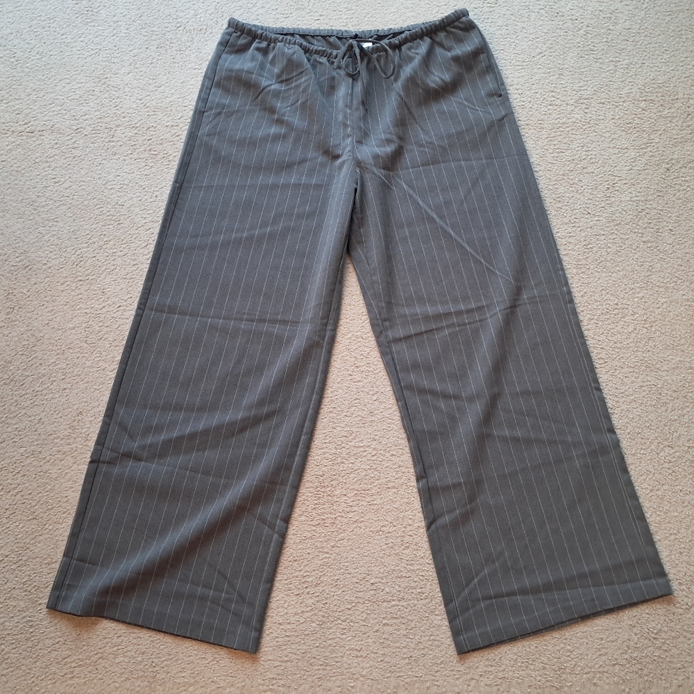 BRAND NEW H&M Gray Striped Womens wide leg Pants - size Large